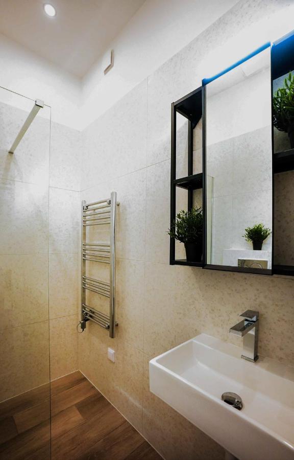 Greenlight Gallery By Newave Apartments 布达佩斯 外观 照片